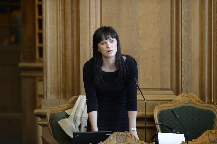 INDGREB. Venstre har haft løbende drøftelser med regeringen om, hvad man skulle gøre, hvis forhandlingerne mellem lægerne og regionerne brød sammen, fortæller Sophie Løhde (V) 