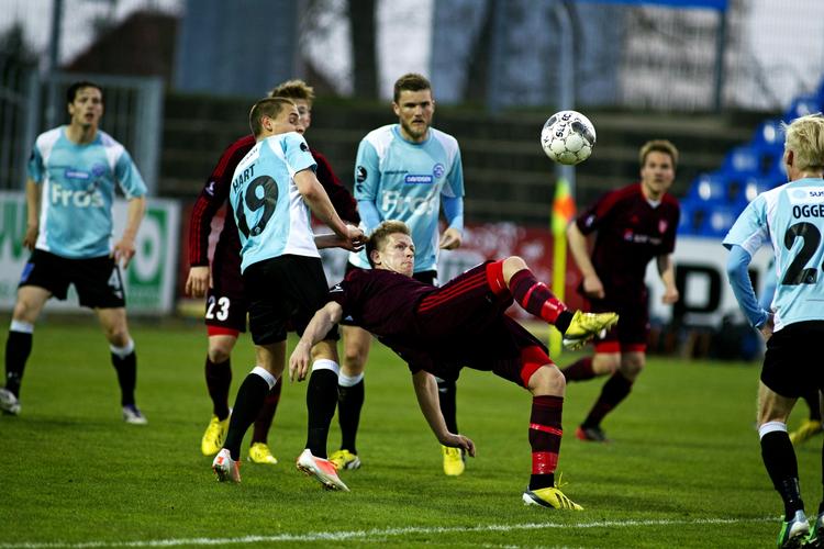 Sejr. Sønderjyske er efter sejren over Aab tæt på at redde sig en ny sæson i landets bedste fodboldrække, men klubben kan dog stadig ikke vide sig sikker på at undgå nedrykningen. 