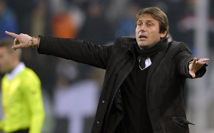 bagefter. Juventus' træner Antonio Conte er ikke tilfreds med niveauet i italiensk fodbold efter endnu en titel til Torino-klubben. 