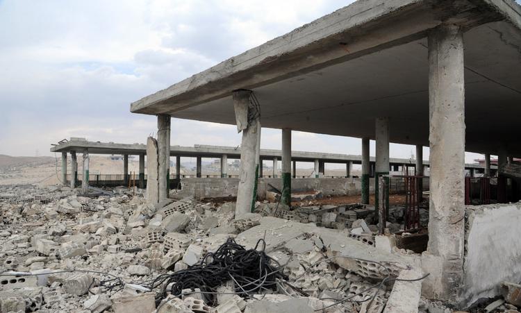 Ruiner. Et billede fra det syriske nyhedsbureau SANA, der angiveligt viser en bygning tæt på hovedstaden Damaskus, der i weekenden blev ramt af israelsk luftangreb. 