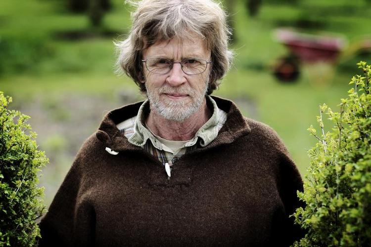 Misinformation. Søren Ryge indrømmer, at han var lige lovlig hurtig ved tasterne, da han i sidste weekend skule råde en familie til at beskære deres birketræer. 