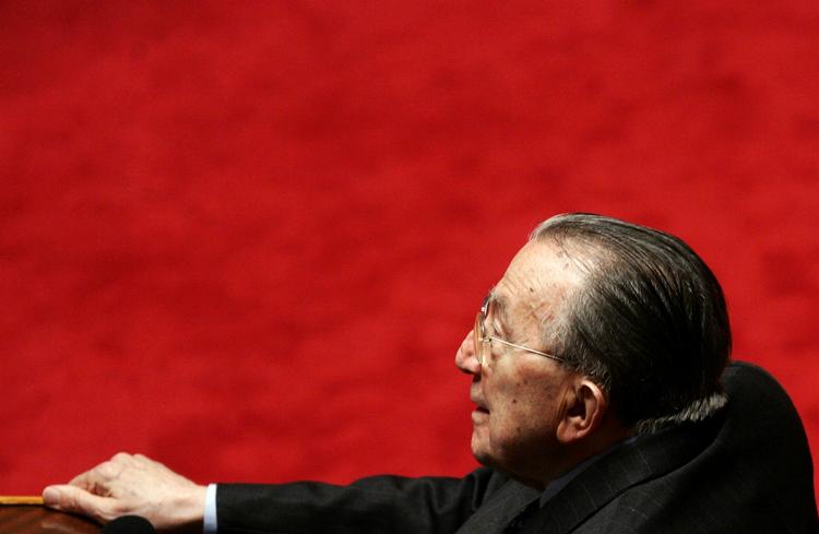 STORPOLITIK. Giulio Andreotti døde efter lang tids sygdom. Han blev 94 år. Her er han fotograferet i 2006. 