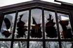 Genåbning. Ilden er slukket, indboet stort set reddet, men diskussionen om, hvad et nyt frihedsmuseum skal vise, er tilsyneladende først lige begyndt. 