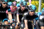 vaklende. Giro-favorit Bradley Wiggins (midt) og Sky-holdet viste sig skrøbelige under pres på gårsdagens etape. 