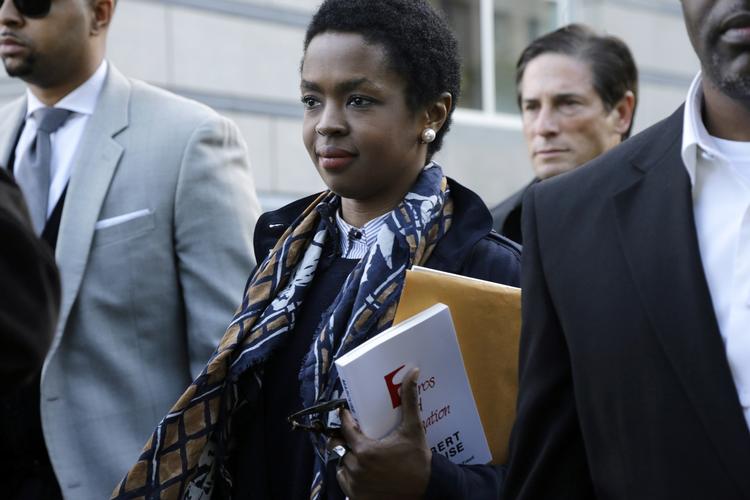 Dømt. Lauryn Hill forlader retsbygningen i Newark, New Jersey, i går efter strafudmålingen. Den 37-årige Hill var i København for at optræde sidste år, men burde  være blevet hjemme, lød skudsmålet dengang fra Politikens anmelder. 