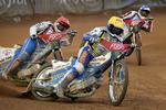 brud. Den danske speedwaykører Nicki Pedersen gennemførte det seneste grand prix med en brækket hånd og kom ind på tredjepladsen. 