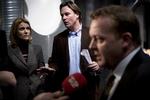 Bekymring. En oprørsproces i Socialdemokratiets bagland kan hurtigt gøre Helle Thorning-Schmidt til en meget lille parentes i dansk politik og bringe Lars Løkke Rasmussen tilbage i Statsministeriet, skriver Peter Mogensen. 