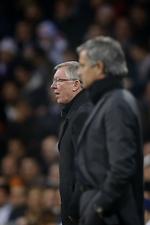 odds. Manchester United afgående træner Alex Ferguson (tv) har opbygget et godt bekendtskab med Real Madrid-træner José Mourinho (th), der er nummer to på favoritlisten hos bookmakerne til jobbet i Manchester. 