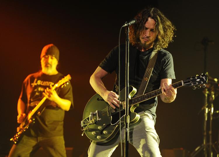 grungerock. Chris Cornell (th) og Kim Thayil under en koncert i Los Angeles for et par måneder siden. 