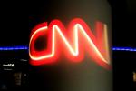Kommunikationsbrist. To CNN-journalister sattelit-interviewede hinanden med få meters afstand til stor moro for netmedier verden over. 