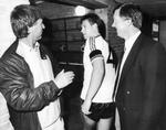 Exit. John Sivebæk (i midten) spillede en sæson og nåede 32 kampe for Manchester United under legendariske Alex Fergusons (t.h.) ledelse. Ekslandstræner Sepp Piontek (t.v.) havde større tiltro til backen fra Vejle. 