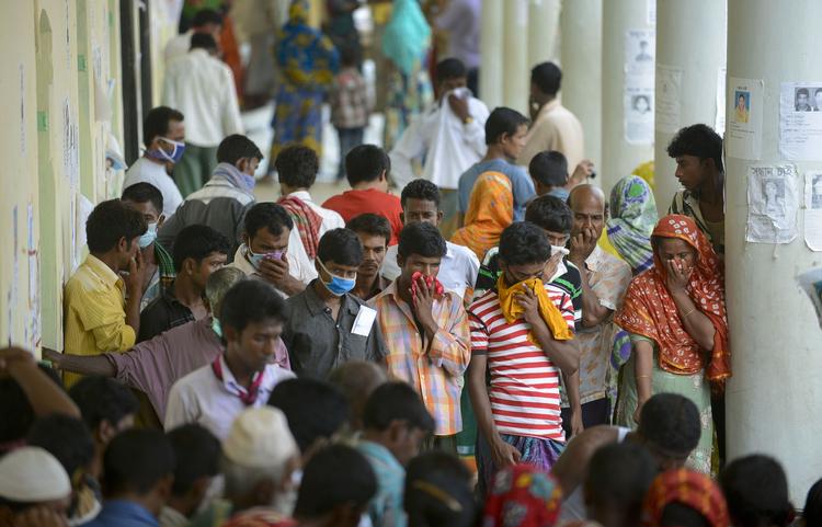 Fabrikskollaps. Dødstallet efter, at en tøjfabrik styrtede sammen i Bangladesh, er nu oppe på 1000. 