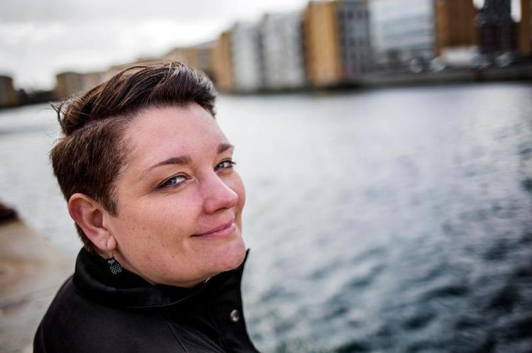 Dorthe/Anette. Det var i forbindelse med forældrenes skilsmisse, at Dorte valgte sit oprindelige fornavn Anette fra. Med moderens hjælp fik den da 13-årige pige formaliteterne i orden. 