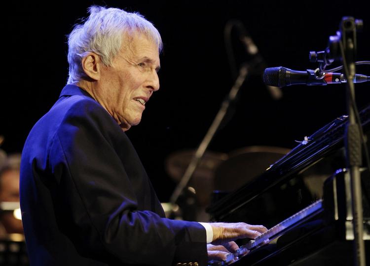 Melodimager. Men Burt Bacharach måtte erkende, at han ikke var en stor sangskriver. 