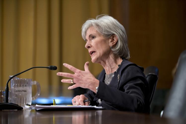 HJÆLP. Den amerikanske sundhedsminister, Kathleen Sebelius, ringer lige nu rundt til virksomheder for at søge om økonomisk støtte til de non-profit-organisationer, der skal være med til at føre Obamas sundhedsreform ud i livet. 