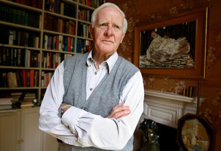 hjemmebane. John le Carré, som oprindeligt hed David Cornwell, i sit hjem i London i 2008. 