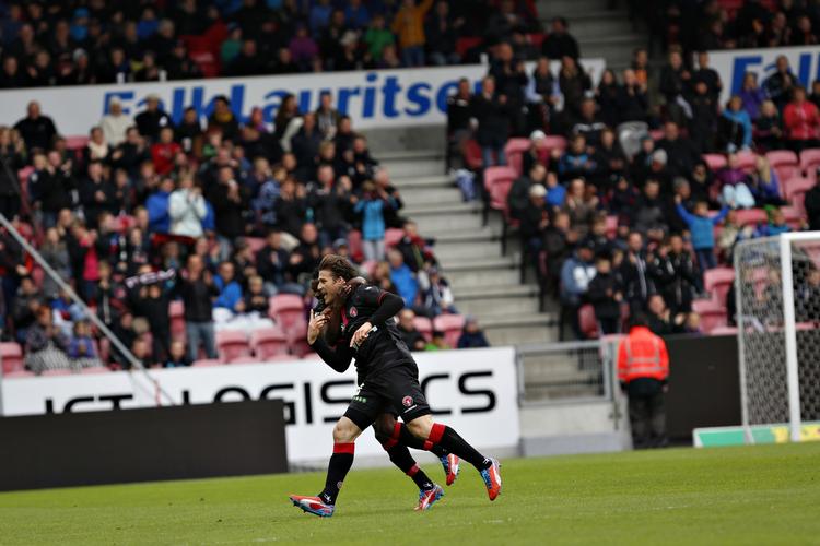 tilfredshed. Spillerne fik ros af deres træner, efter FC Midtjyllands besejrede Randers FC. 