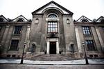 Bonus. På Københavns Universitet er det fast praksis, at chefer får en godtgørelse, selv om de har jobgaranti. 