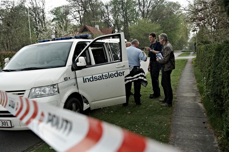 Der er endnu ingen spor af moren til den lille nyfødte pige, der torsdag blev fundet indpakket i plastikposer i Farum. 