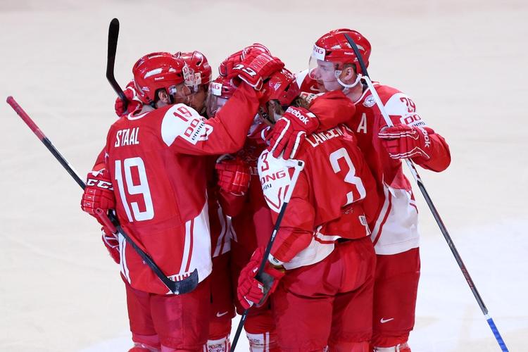 3-2. Danskerne jubler efter den første scoring mod Hviderusland. Det danske spil i første periode var noget af det bedste ved VM, men der kom lidt grus i maskineriet, før sejren var sikret. 