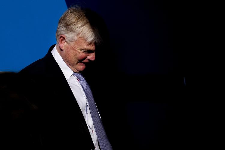 BENÆGTELSE. Tidligere departementschef i Skatteministeriet, Peter Loft, afviser at have blandet sig i afgørelsen af Helle Thorning-Schmidt og Stephen Kinnocks skattesag. 