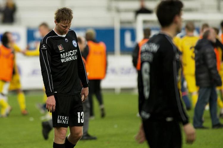 Nedrykker. Der kan teoretisk undgås, men Silkeborg og Sune Kiilerich ligner en nedrykker.
