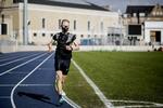 FEDTFORBRÆNDING. Henrik Them under testløb på Østerbro Stadion.Han skal finde den hastighed, hvor han har bedst brændstoføkonomi. 