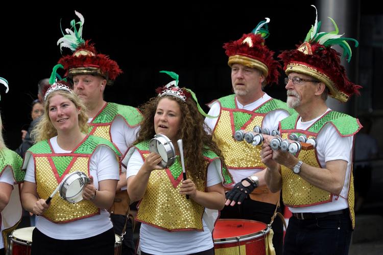 MUSIK. Overalt langs maratonruten vil der være musik, dans og gøgl. 