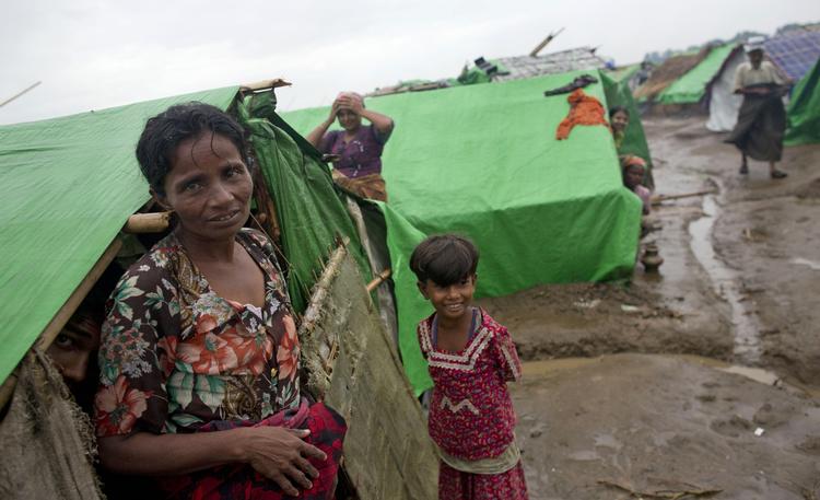 FN vurderer, at cyklonen Mahasen kan oversvømme flygtningelejren i Sittwe, Myanmar, som huser forfulgte muslimer. 