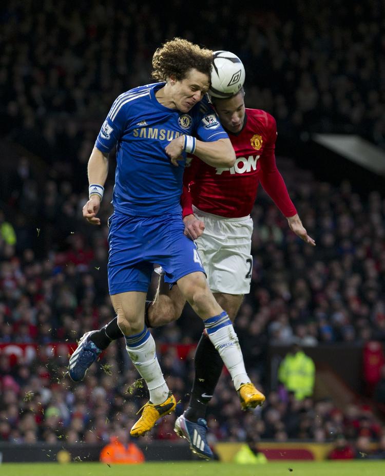 hjerteklub. Davis Luiz (tv) spiller nu over for de største stjerner i Premier League for Chelsea. Men hjertet tilhører stadig i høj grad også den tidligere klub i karrieren, Benfica, som englænderne møder i aftenens Europa League-finale. 