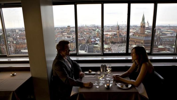 Alberto K. er opkaldt efter den visionære hotelmand Alberto Kappenberger, der tegnede Royal-hotellet og begik den genistreg at få Arne Jacobsen til at indrette stedet. 