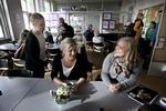 Forhandling. Lærere og elever på landets folkeskoler kan se frem til en ny skoledag, når en ny skolereform på et tidspunkt er på plads. 