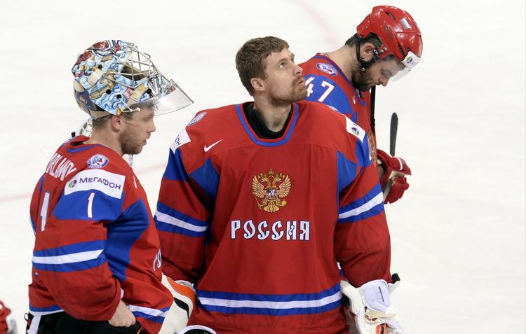 ydmyget. Stormagten i ishockey, Rusland, blev sendt ud af VM med kæmpenederlag. De russiske spillere havde svært ved at forstå nedturen. 