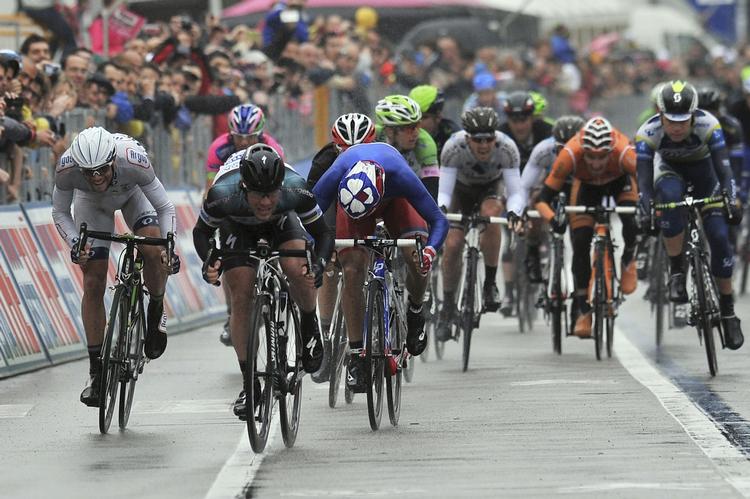 Spurt. Mark Cavendish blev den store vinder på dagen, hvor landsmanden Wiggins gik helt ned. 