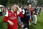 oprykningsfest. FC Vestsjællands spilelre fejrede oprykningen til Superligaen, da hjemmekampen mod Hobro var vel overstået. 