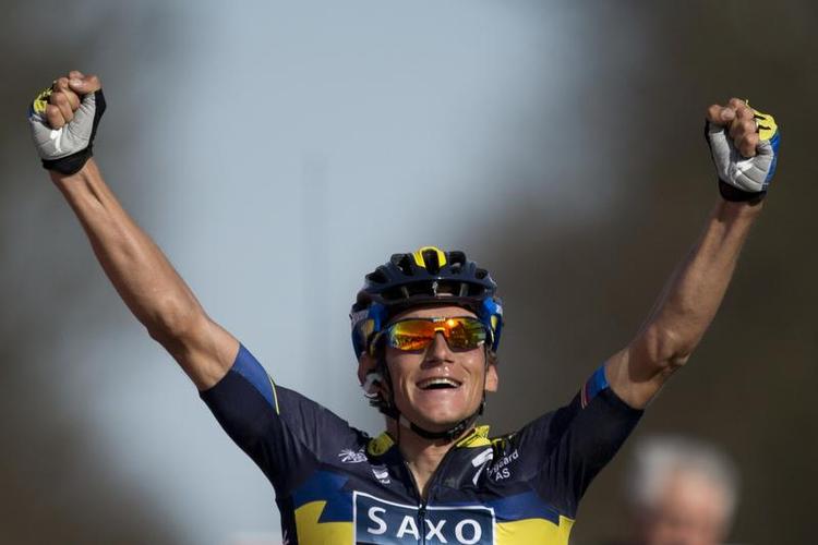 doping-relateret. Roman Kreuziger krydser målstregen som vinder af årets Amstel Gold Race. 