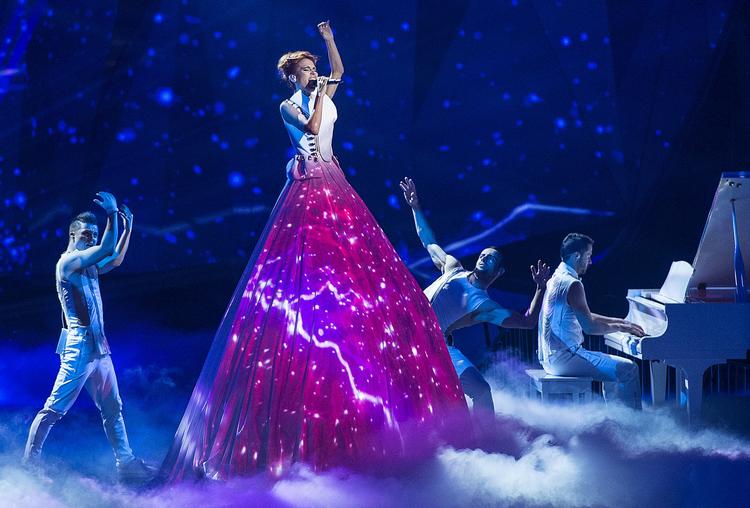 Kostumer. Lørdag aften er der stor finaleaften i det internationale Melodi Grand Prix i Malmø, hvor danske Emmelie de Forest er blandt favoritterne. Billedet er fra prøverne tidligere på ugen. Showet kan ses på storskærme adskillige steder i byen. 