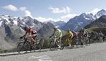 Top. Col du Galibier er berømt i cykelsporten. Her ses Tour de France-ryttere på vej op ad den berømte tinde i 2011. 