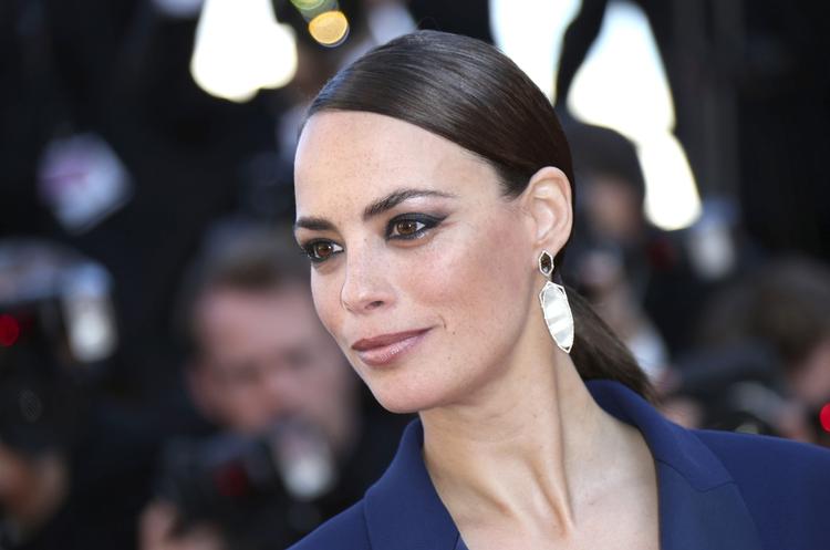Berenice Bejo på den røde løber. Hun har en hovedrolle i den iranske instruktør Ashgar Farhadis første franske film, 'Le Passé' ('Fortiden'), som de danske filmkritikere har sendt til tops på Cannes-barometret efter de første dages filmvisninger. 