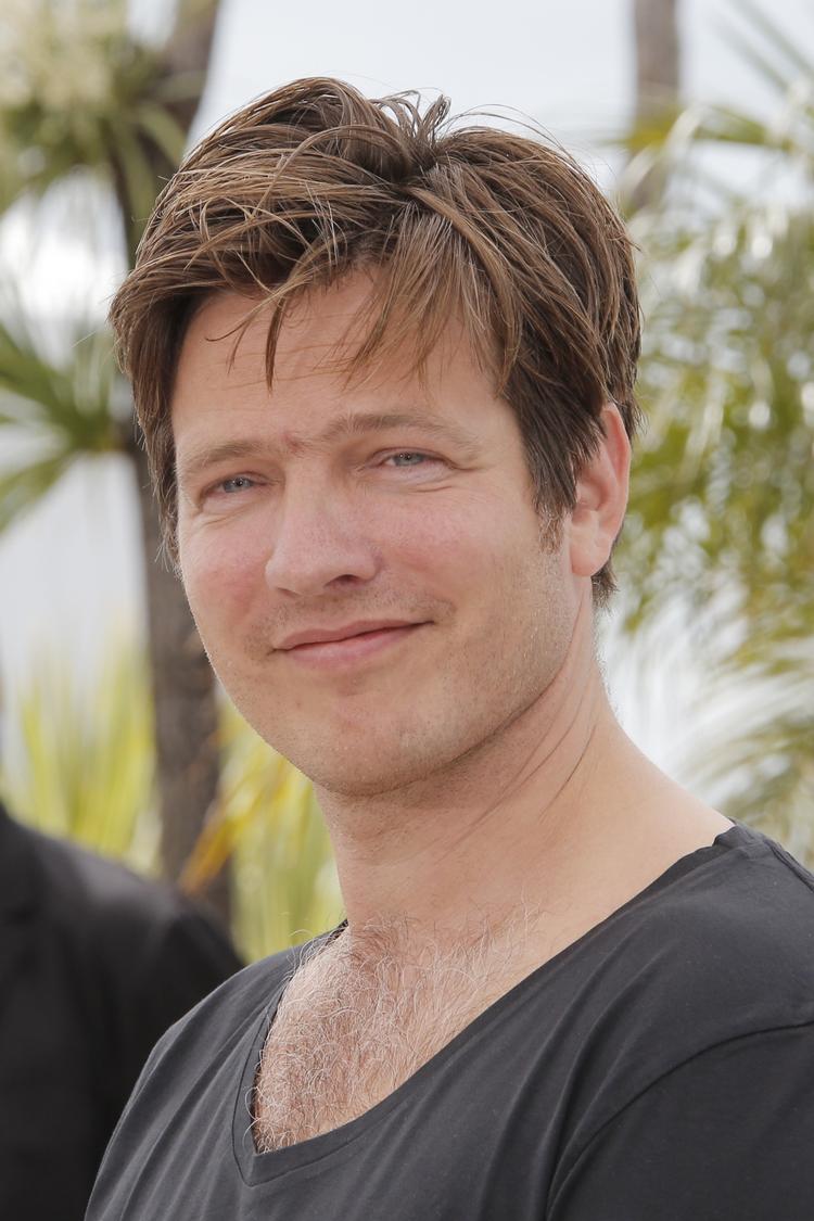 Juryformand Thomas Vinterberg smiler til fotograferne i forbindelse med præsentationen af Un Certain Regard-programmet. 