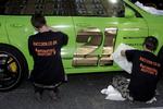 Fart. Bilentusiaster gør bilerne klar til Gumball 3000, som begynder på Rådhuspladsen i København. 