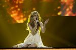Emmelie de Forest's sang "Only Teardrops" er skrevet af Lise Cabble, Julia Fabrin og Thomas Stengaard. 