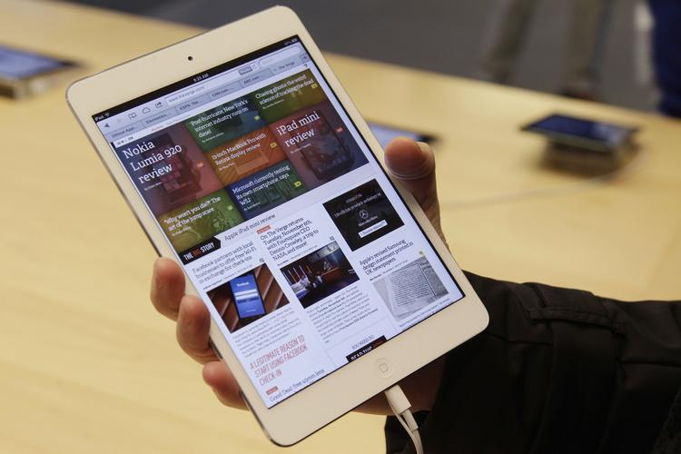 Risiko. En iPad 2 kan være farlig for mennesker med pacemaker, hvis den er for tæt på hjertet. 
