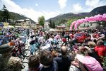 Udsigt. Der var sol i startområdet, da Giro-feltet tog hul på etapen til Col Du Galibier i over 2.600 meters højde. 