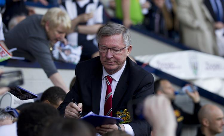 Slut. Alex Ferguson bliver i Manchester United i en leder- og ambassadør-stilling. 