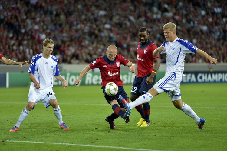2012/13. FCK tabte i sidste kvalifikationsrunde til denne sæsons Champions League efter to tætte kampe mod franske Lille. I den kommende sæson slipper de nykårede danske mestre for at spille om deltagelsen. 