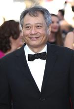 Jurymedlemmet Ang Lee på den røde løber til Farhadis film. 