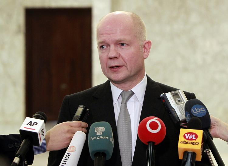 Våbenhjælp. Tanken om at bevæbne de syriske oprørere ligger ikke den britiske udenrigsminister, William Hague, fjern. 