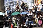 Film. Her stimler fotograferne sammen ved festivalpalæet i Cannes. Ikke langt derfra har tyve slået til mod en kinesisk filmchef. 