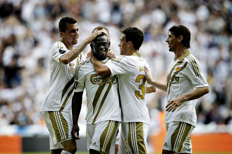 Guldfest. Igor Vetokele bragte FCK foran, men gæsterne fik udlignet umiddelbart efter pausen. 